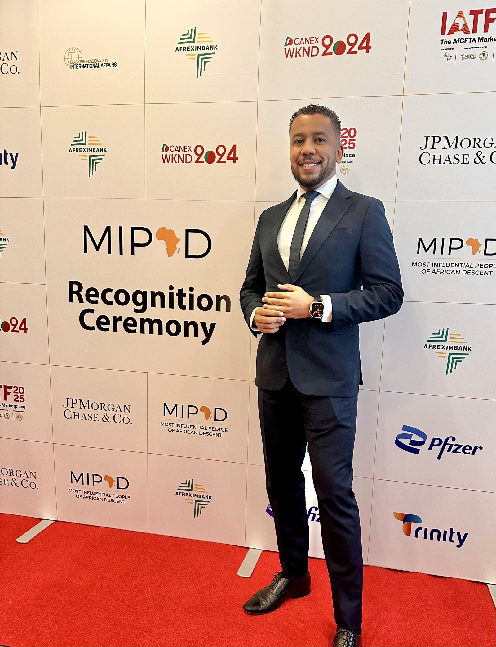 Renan de Souza no tapete da cerimônia do MIPAD
